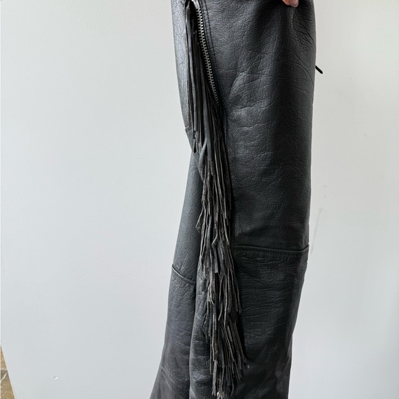 Black Leather Fringe riding chaos - Picture 3 of 4
